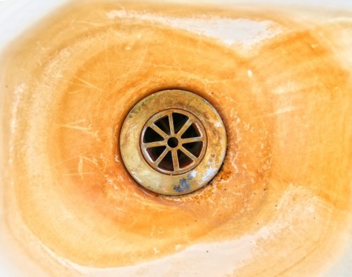 5 Tips to Remove Rust Stains from Bathroom Sinks, Toilets, and Tubs